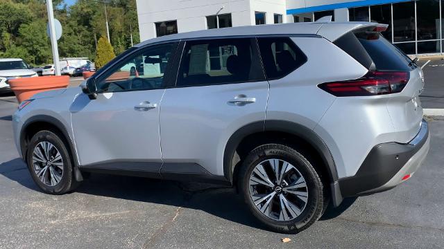 2022 Nissan Rogue Vehicle Photo in MOON TOWNSHIP, PA 15108-2571