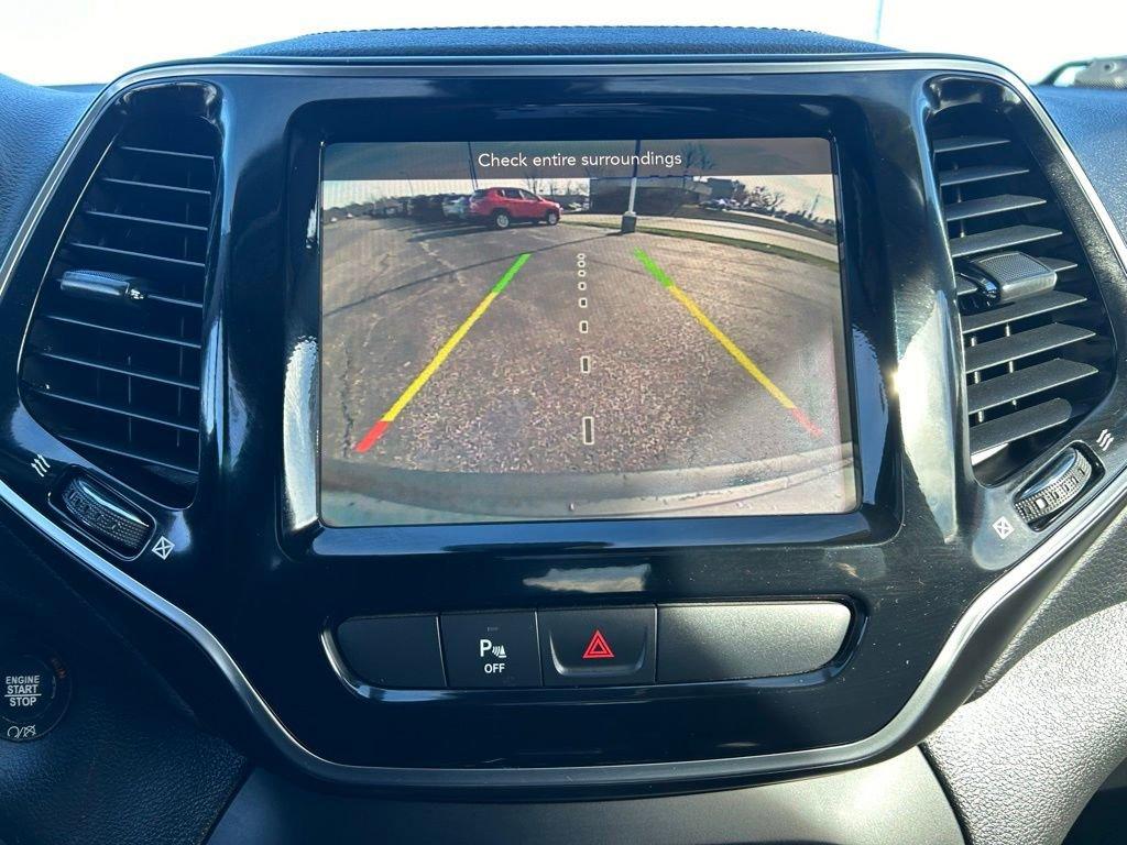 2019 Jeep Cherokee Vehicle Photo in Cedar Rapids, IA 52402