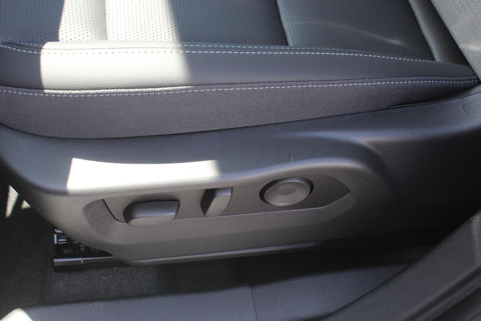 2025 Buick Envision Vehicle Photo in AURORA, CO 80012-4011