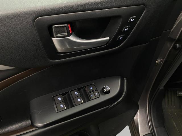 2017 Toyota Highlander Vehicle Photo in Appleton, WI 54913