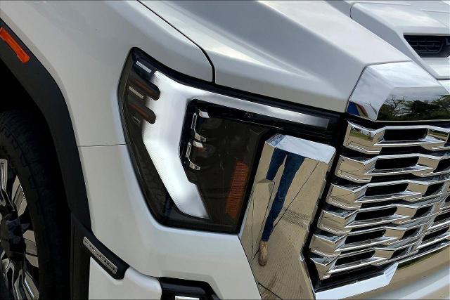 2025 GMC Sierra 2500 HD Vehicle Photo in TOPEKA, KS 66609-0000