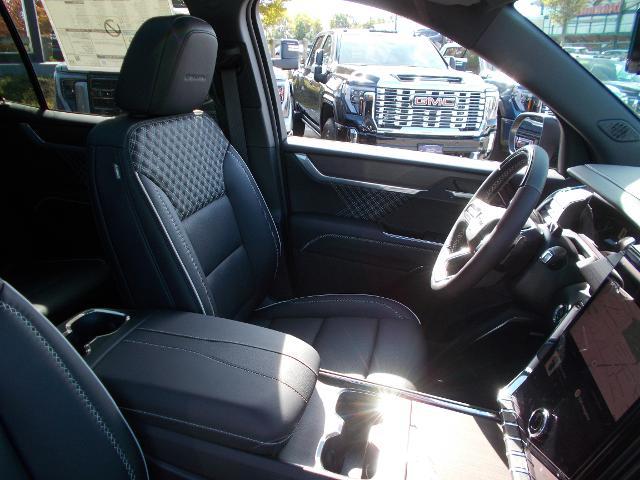 2026 GMC Acadia Vehicle Photo in LOWELL, MA 01852-4336