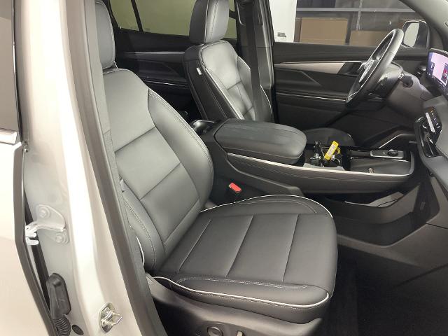 2025 Buick Enclave Vehicle Photo in GILBERT, AZ 85297-0402