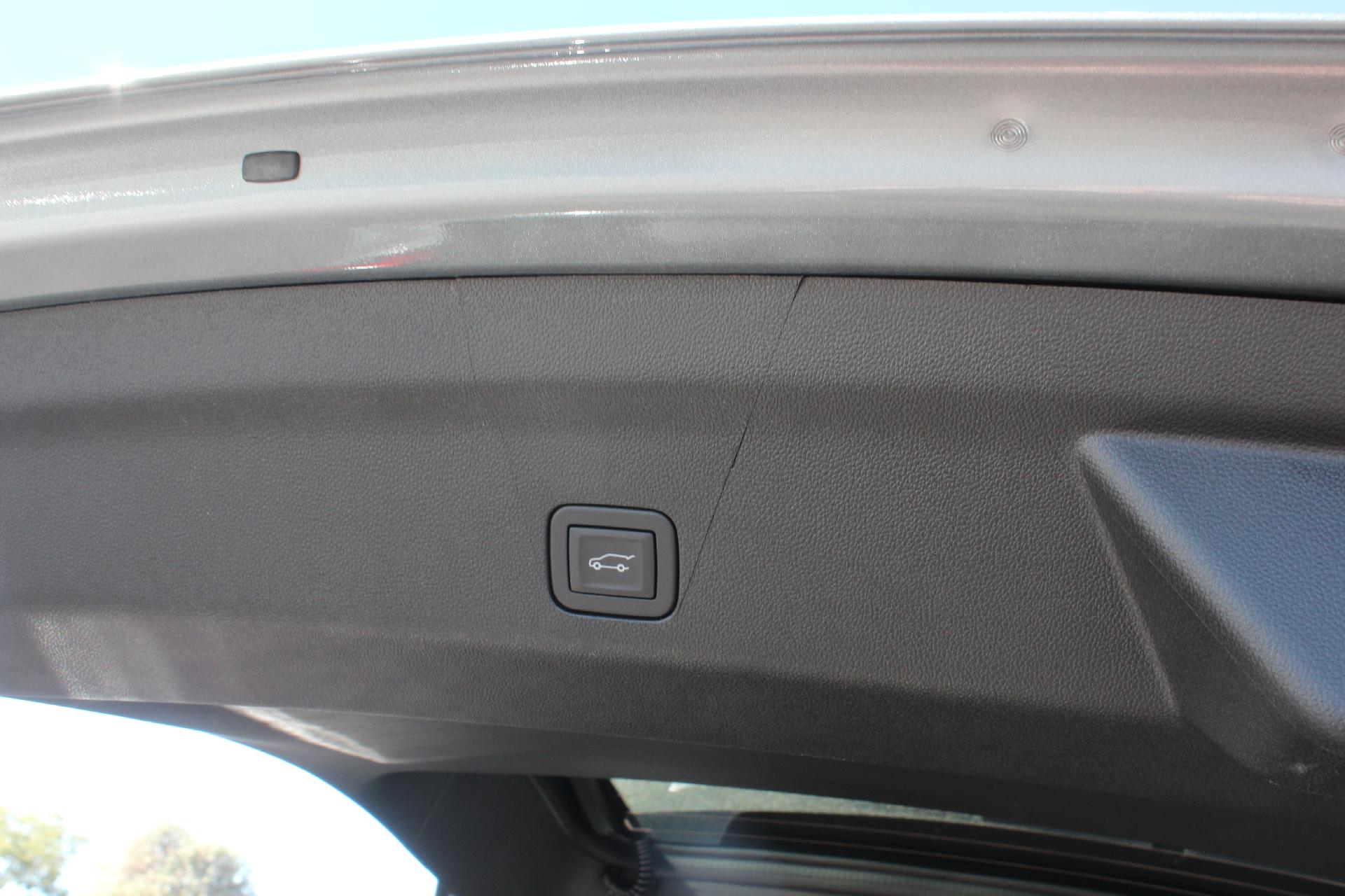 2026 GMC Yukon Vehicle Photo in AURORA, CO 80012-4011