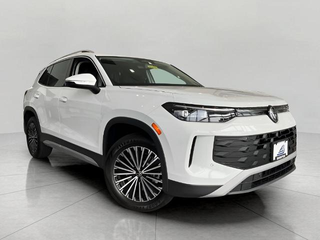 2025 Volkswagen Tiguan Vehicle Photo in Oshkosh, WI 54904