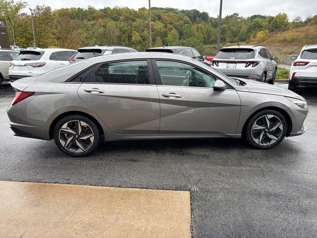 2023 Hyundai ELANTRA Vehicle Photo in Pleasant Hills, PA 15236
