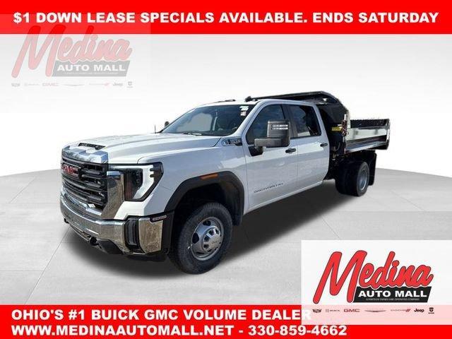 2025 GMC Sierra 3500 HD Chassis Cab Vehicle Photo in MEDINA, OH 44256-9631