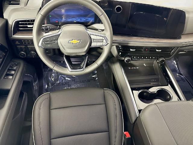 2025 Chevrolet Suburban Vehicle Photo in PUYALLUP, WA 98371-4149