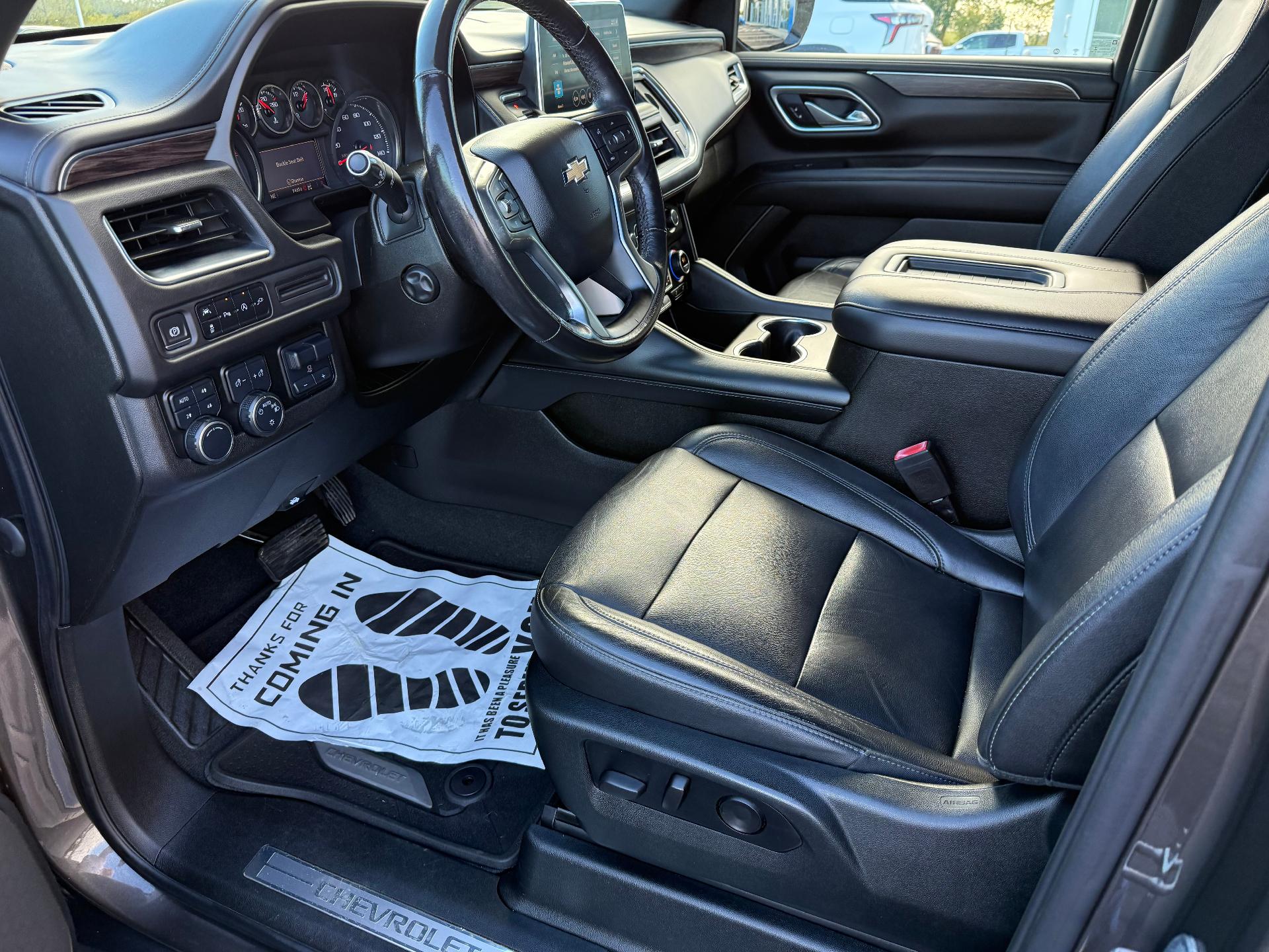 2021 Chevrolet Suburban photo 13 of 27