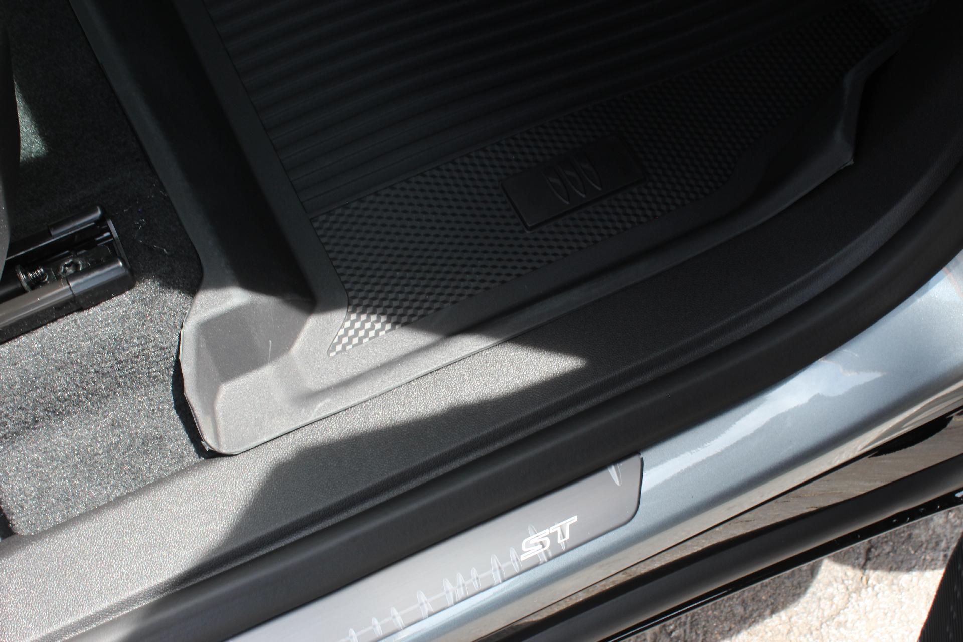 2026 Buick Enclave Vehicle Photo in AURORA, CO 80012-4011