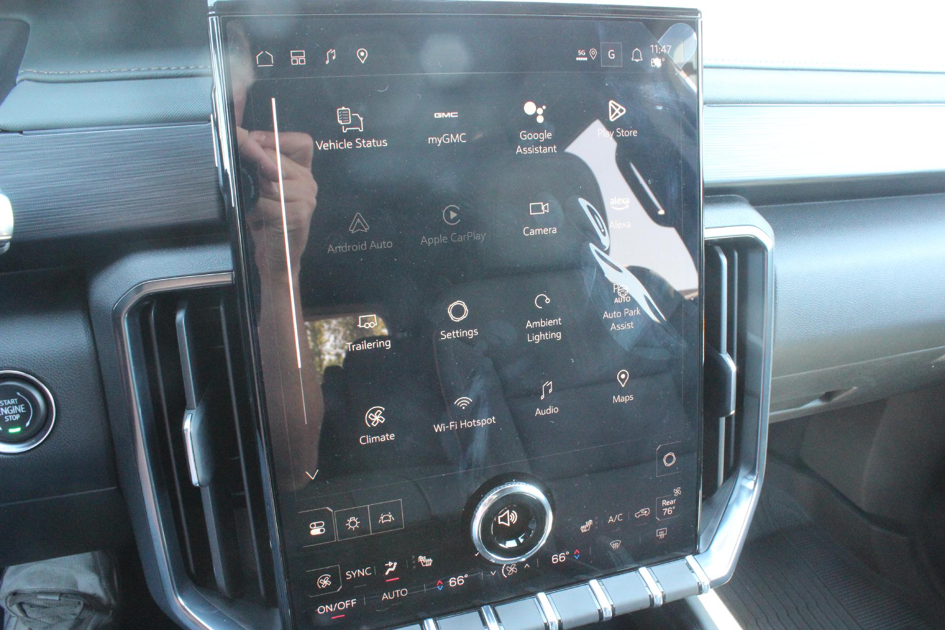 2025 GMC Acadia Vehicle Photo in AURORA, CO 80012-4011