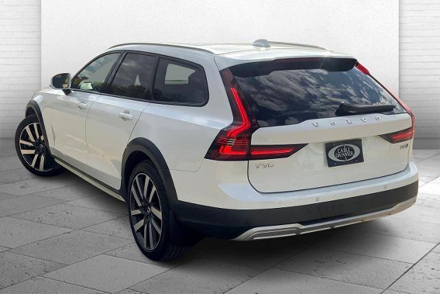 2025 Volvo V90 Cross Country Vehicle Photo in KANSAS CITY, MO 64114-4545