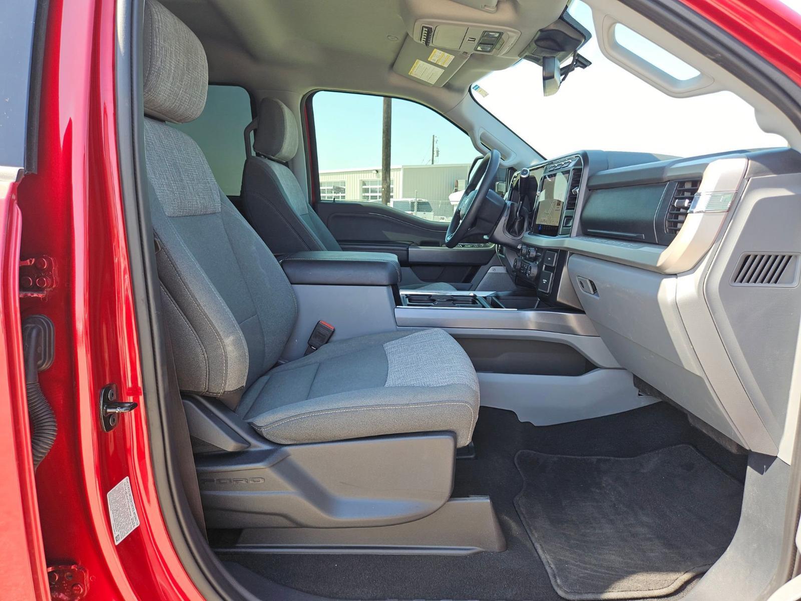 2024 Ford Super Duty F-350 SRW Vehicle Photo in Seguin, TX 78155