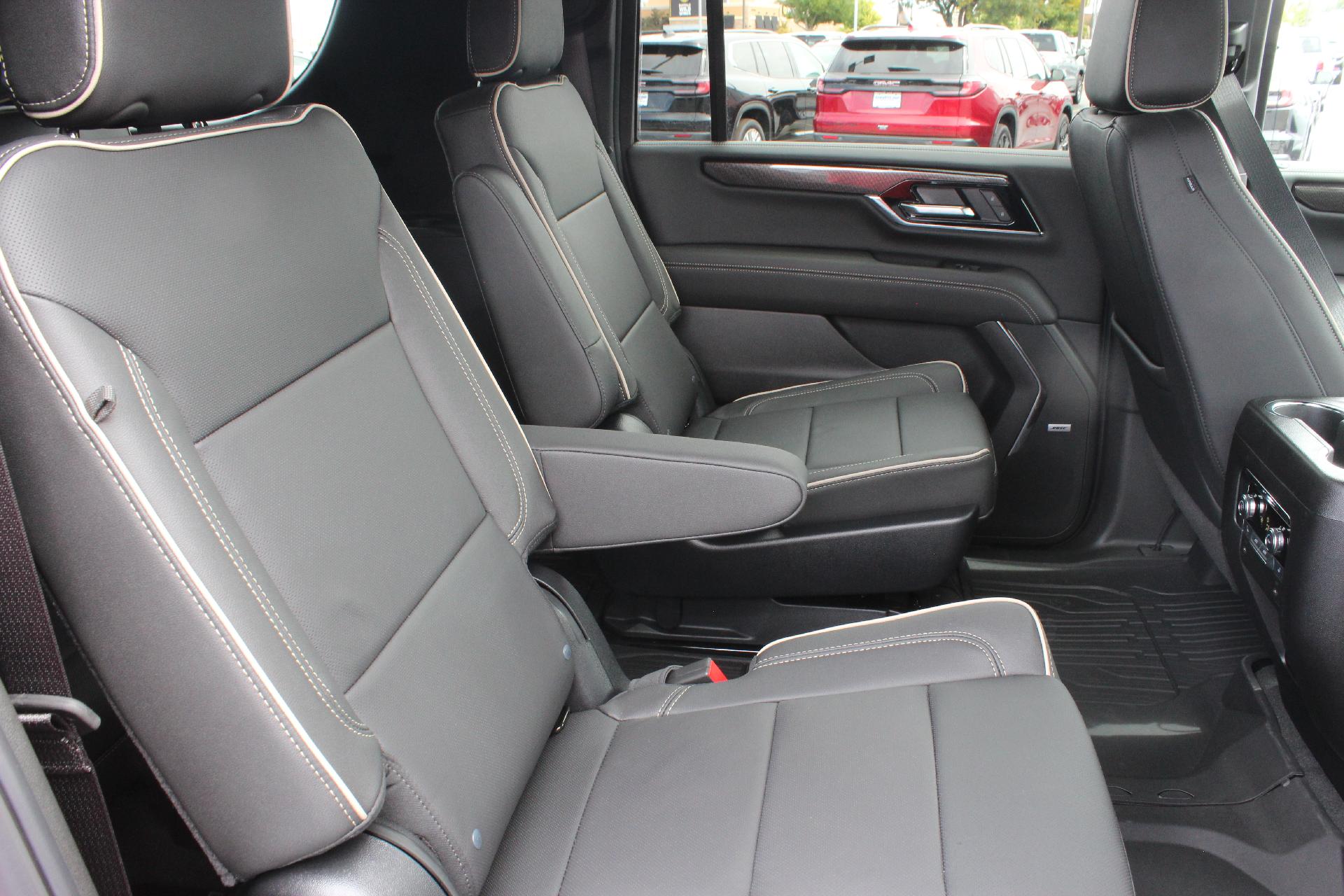 2026 GMC Yukon XL Vehicle Photo in AURORA, CO 80012-4011