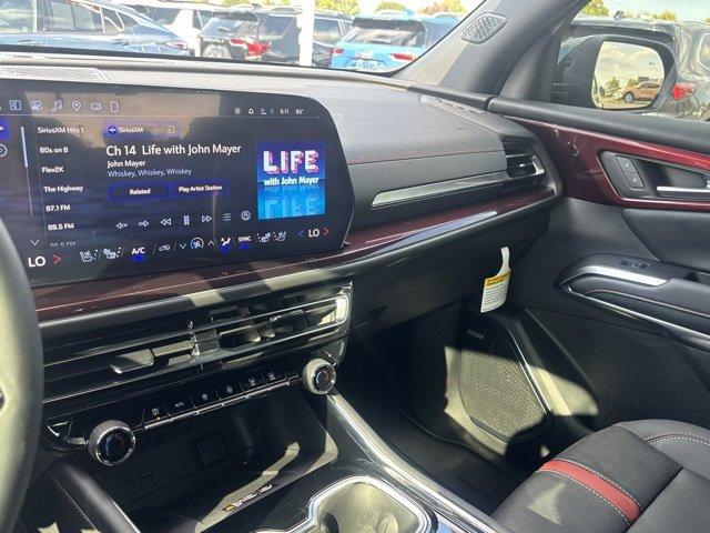 2025 Chevrolet Traverse Vehicle Photo in ROCHESTER HILLS, MI 48307-2741