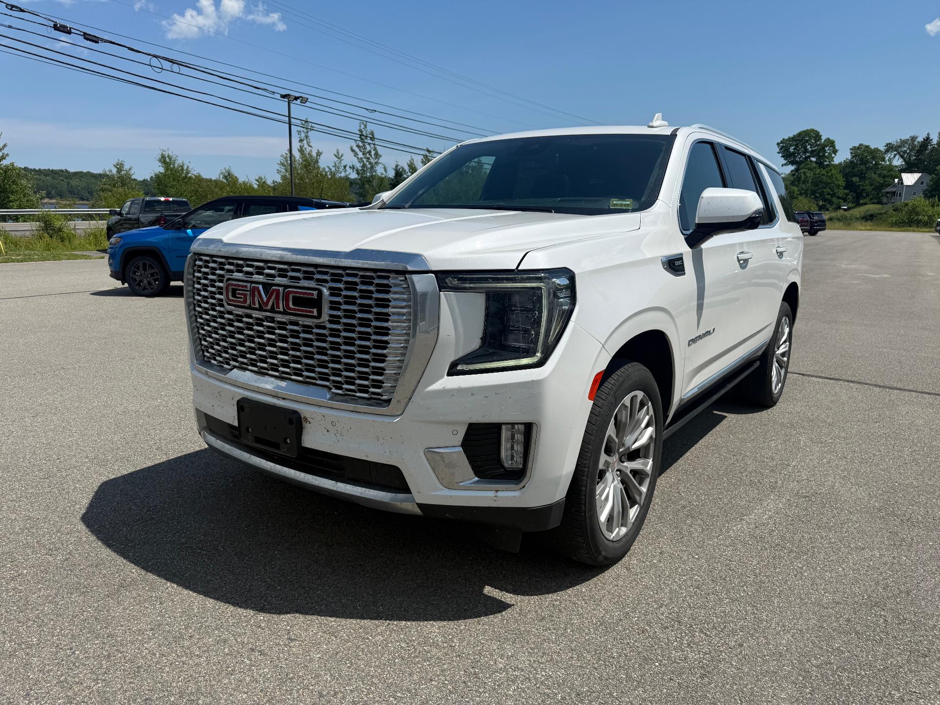 White Frost Tricoat 2024 GMC Yukon SUV / Crossover Four-Wheel Drive Automatic