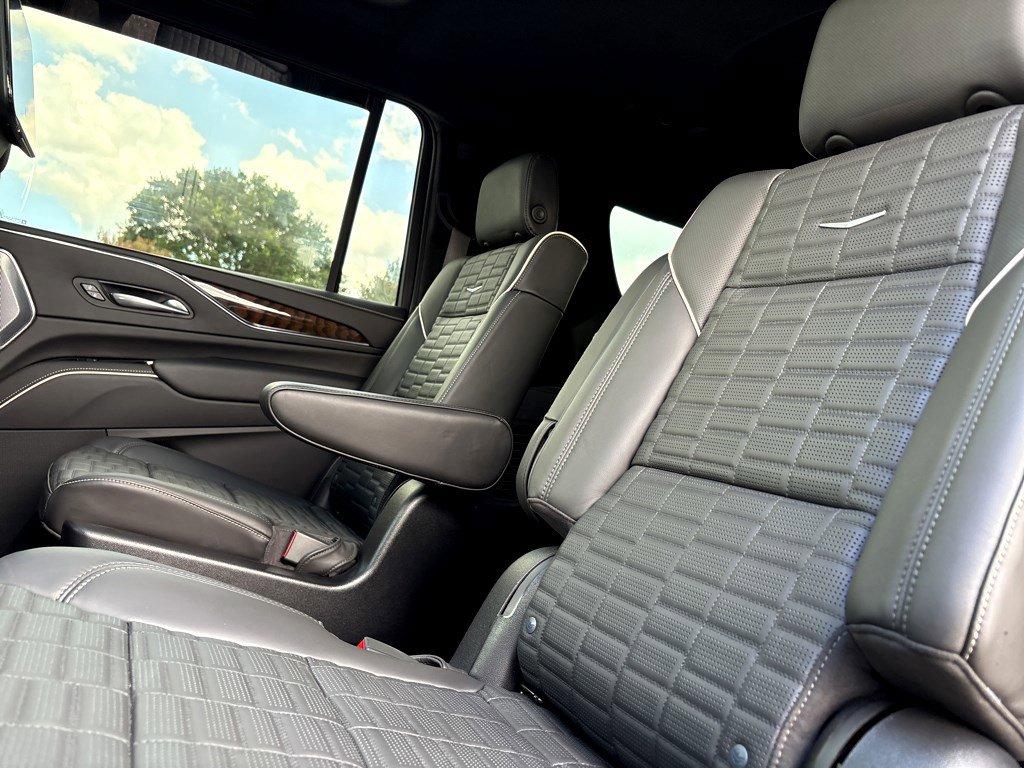 2024 Cadillac Escalade ESV Vehicle Photo in SAVANNAH, GA 31406-4513