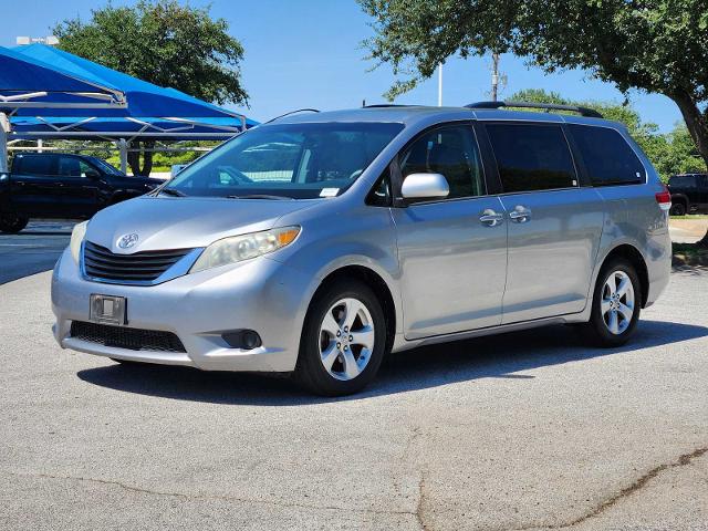2012 Toyota Sienna Vehicle Photo in DENTON, TX 76210-9321