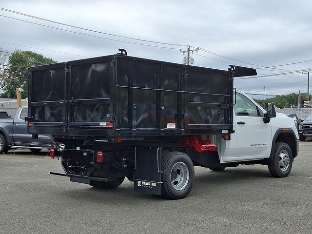2025 GMC Sierra 3500 HD Chassis Cab Vehicle Photo in DANBURY, CT 06810-5034