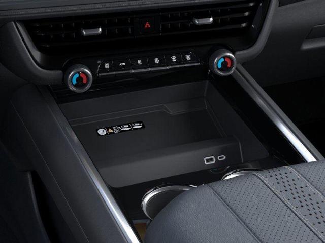 2025 Chevrolet Suburban Vehicle Photo in KANSAS CITY, MO 64114-4502