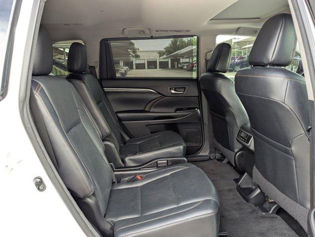 2017 Toyota Highlander Vehicle Photo in San Antonio, TX 78230
