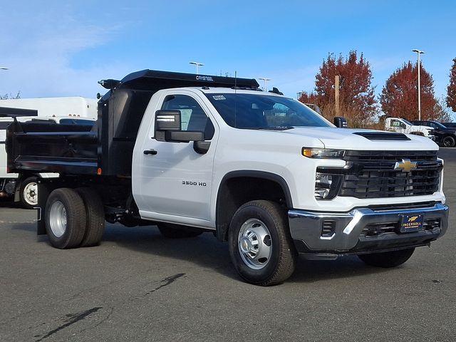 2025 Chevrolet Silverado 3500 HD Chassis Cab Vehicle Photo in DANBURY, CT 06810-5034