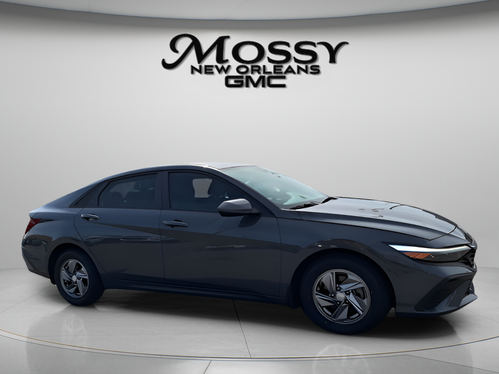 2025 Hyundai Elantra SE - 2