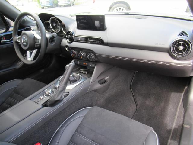 2025 Mazda MX-5 Miata Vehicle Photo in LEESBURG, FL 34788-4022