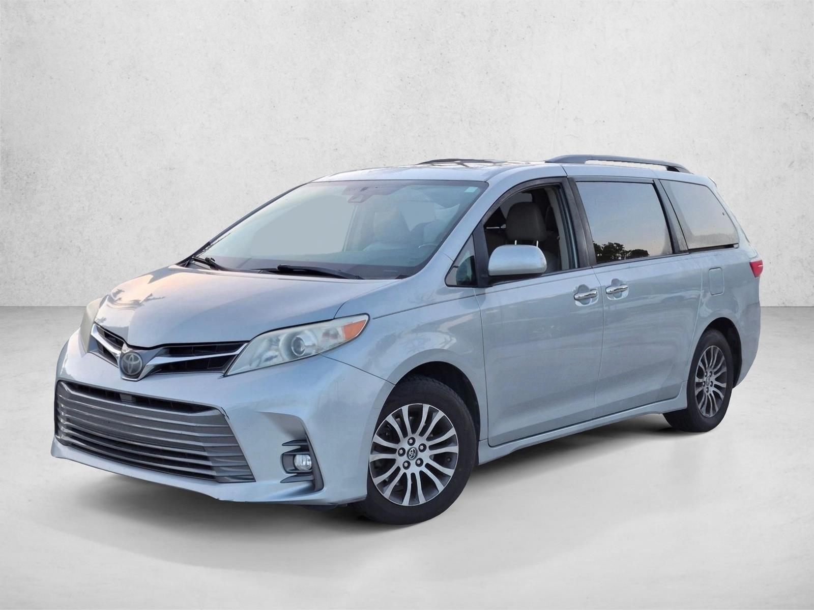2019 Toyota Sienna Vehicle Photo in Davie, FL 33331