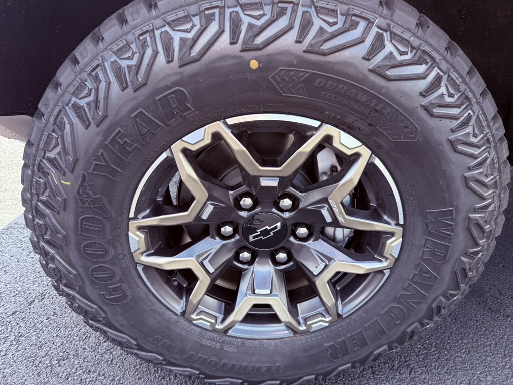 2026 Chevrolet Colorado ZR2 - 8