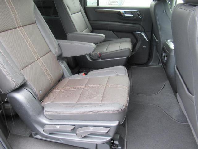 2025 Chevrolet Suburban Vehicle Photo in LEESBURG, FL 34788-4022