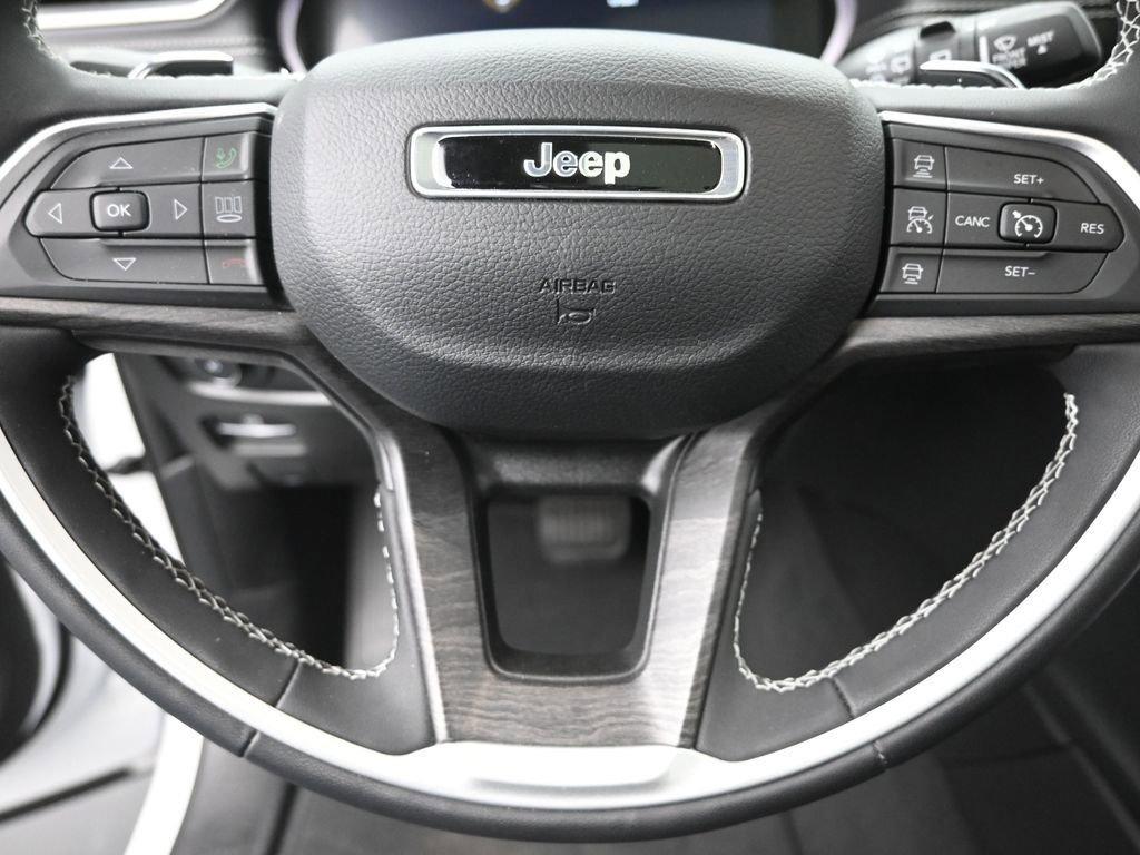 2023 Jeep Grand Cherokee Vehicle Photo in Cedar Rapids, IA 52402