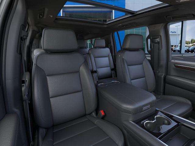 2025 Chevrolet Suburban Vehicle Photo in SELMA, TX 78154-1460