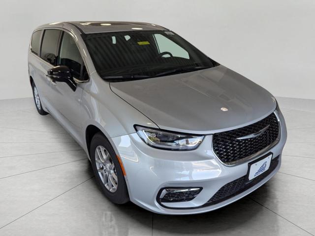 2026 Chrysler Pacifica Vehicle Photo in Neenah, WI 54956