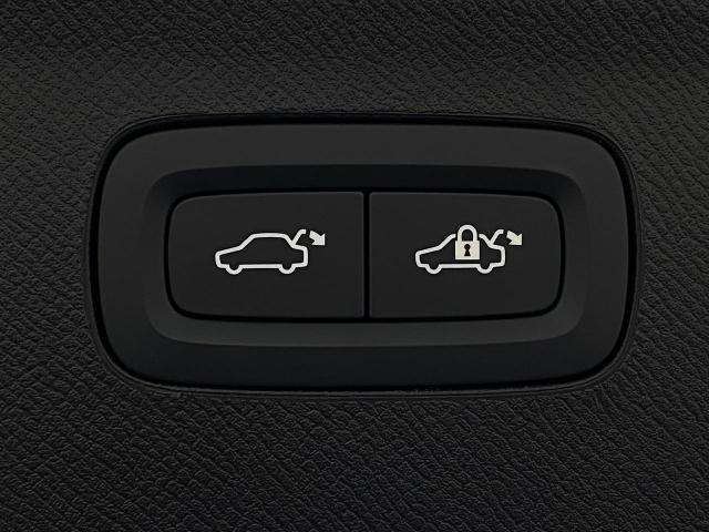 2025 Volvo XC90 Plug-In Hybrid Vehicle Photo in Appleton, WI 54913