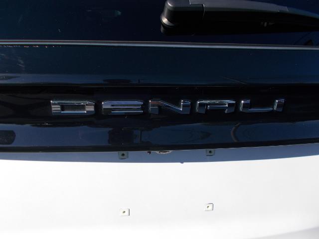 2024 GMC Acadia Vehicle Photo in LOWELL, MA 01852-4336