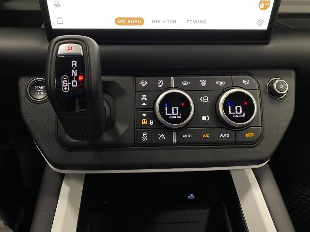 2025 Defender Vehicle Photo in Appleton, WI 54913