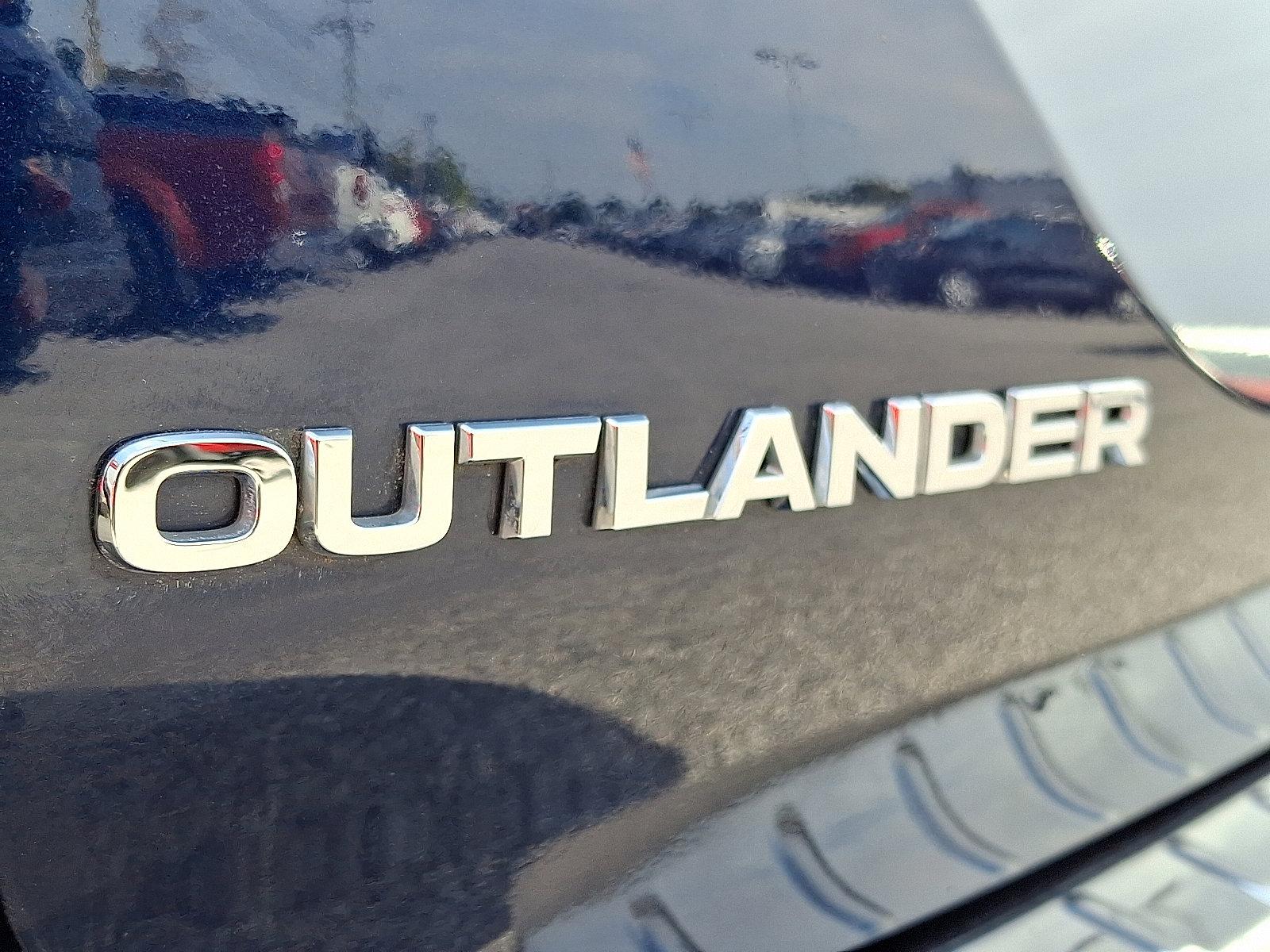 2022 Mitsubishi Outlander Vehicle Photo in Mechanicsburg, PA 17050-2306