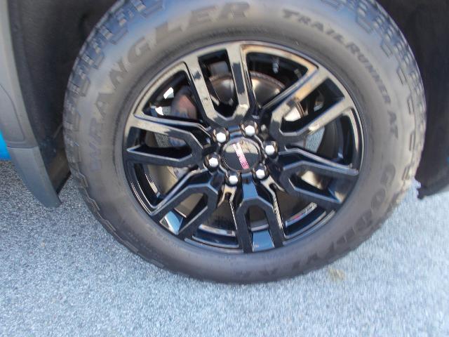 2022 GMC Sierra 1500 Vehicle Photo in LOWELL, MA 01852-4336