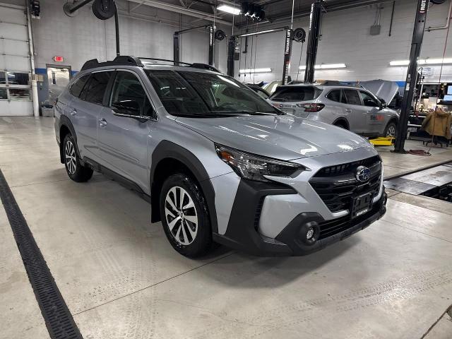 2025 Subaru Outback Vehicle Photo in Neenah, WI 54956
