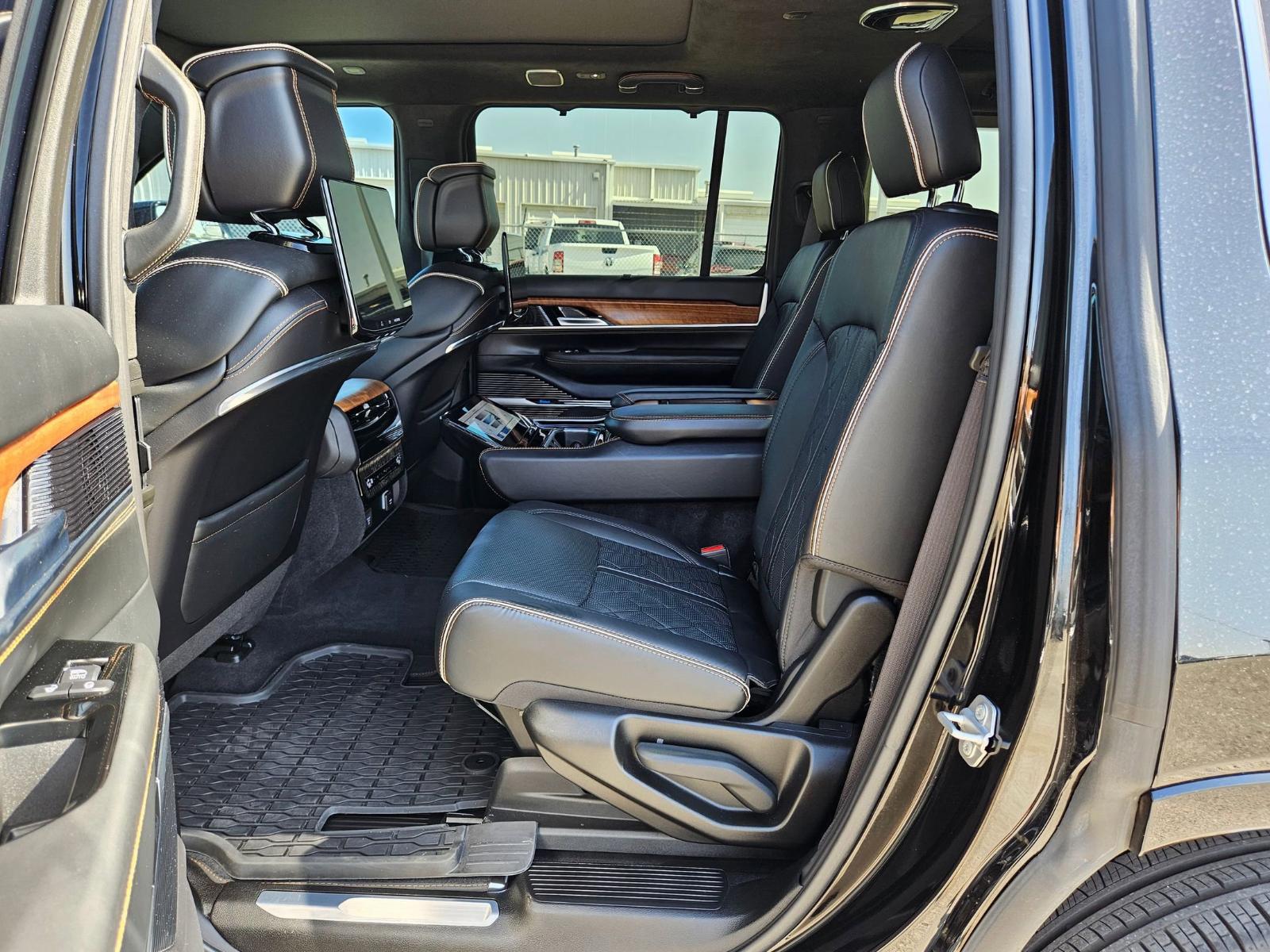2024 Jeep Grand Wagoneer Vehicle Photo in Seguin, TX 78155