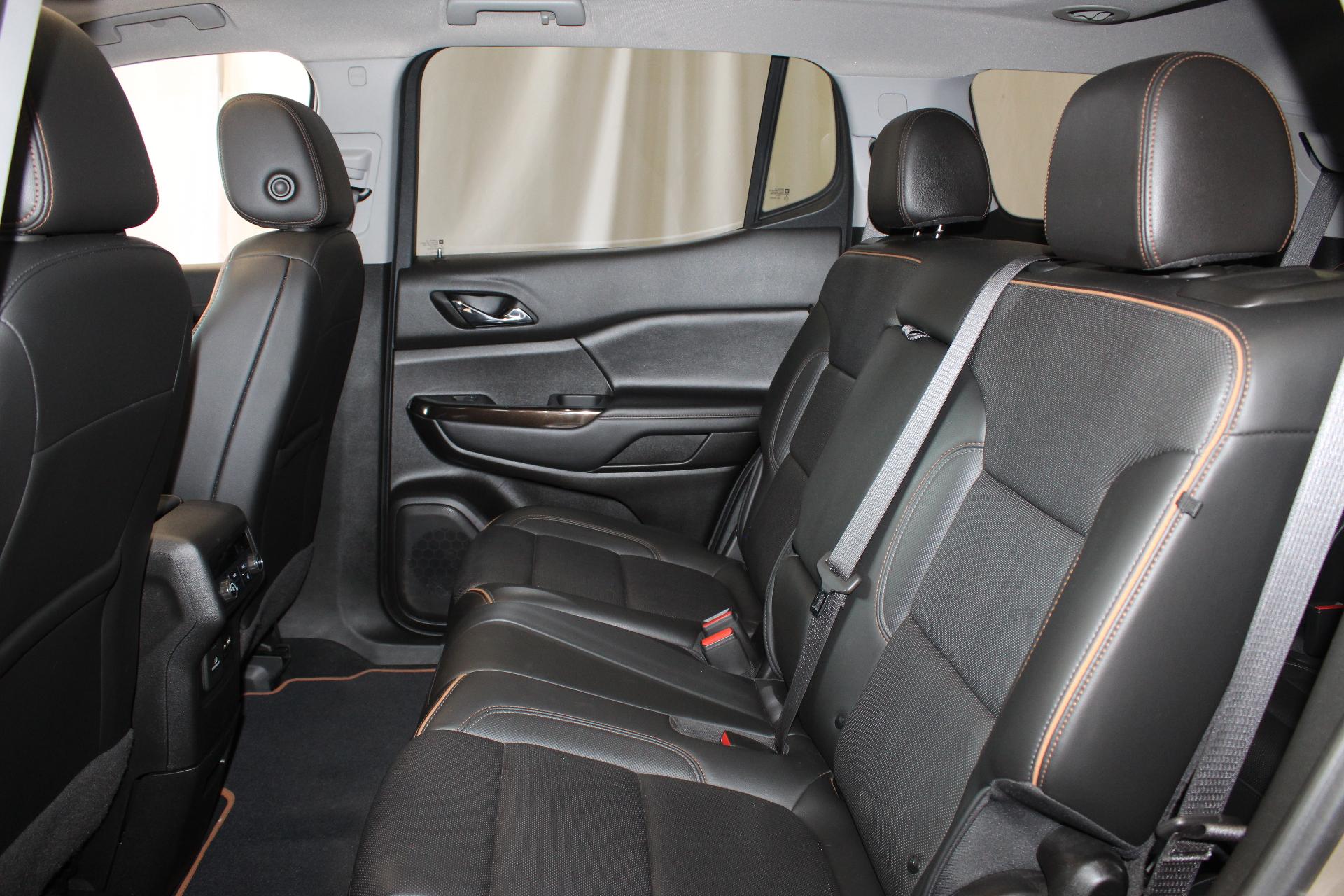 2022 GMC Acadia Vehicle Photo in NORTHAMPTON, MA 01060-1120