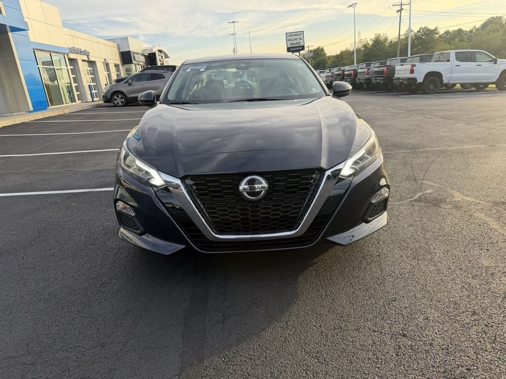 2022 Nissan Altima photo 9 of 33