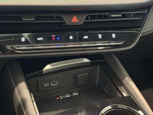 2025 Buick Envision Vehicle Photo in COLUMBIA, MO 65203-3903