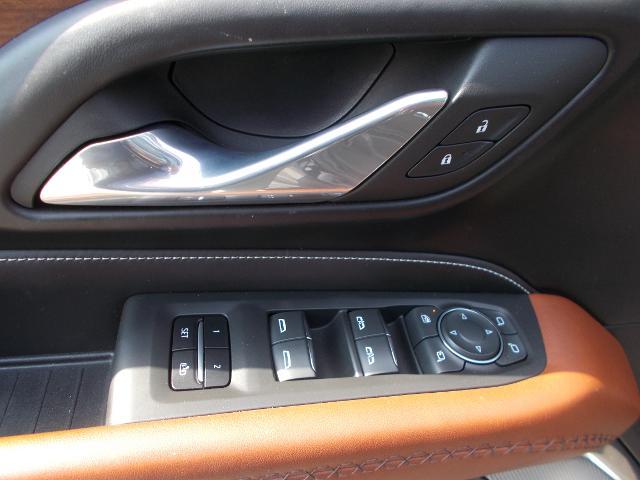 2023 GMC Yukon XL Vehicle Photo in LOWELL, MA 01852-4336