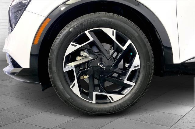 2023 Kia Sportage Vehicle Photo in Lees Summit, MO 64086
