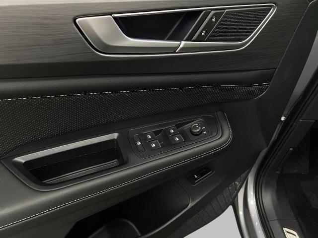 2025 Volkswagen Atlas Cross Sport Vehicle Photo in Appleton, WI 54913