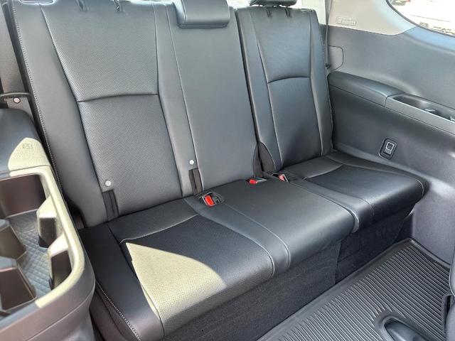 2025 Toyota Grand Highlander Vehicle Photo in COLUMBIA, MO 65203-3903