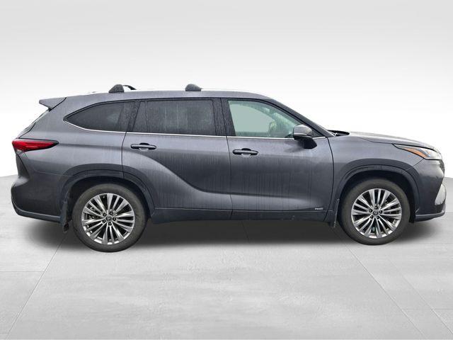 2023 Toyota Highlander Vehicle Photo in Puyallup, WA 98371