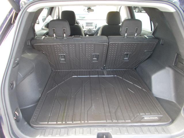 2020 Chevrolet Equinox Vehicle Photo in LOWELL, MA 01852-4336